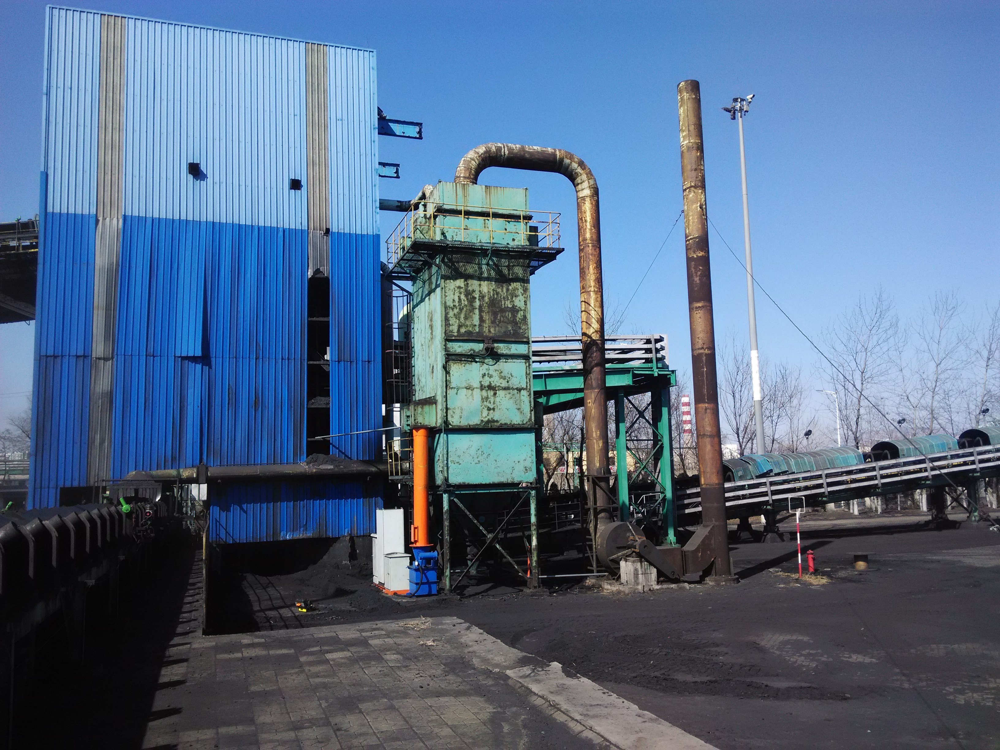 除尘器本体下方安装