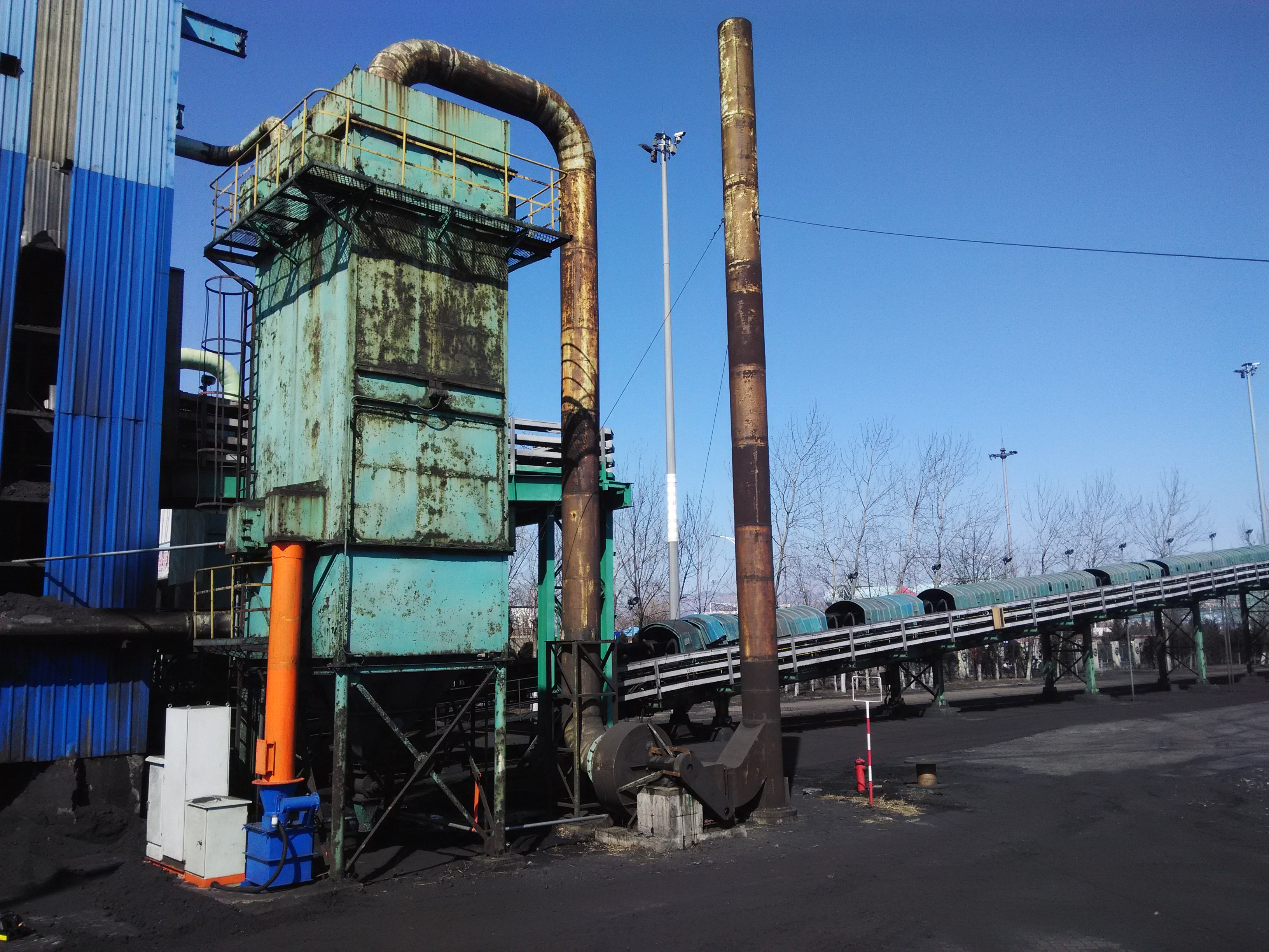 除尘器本体下方安装